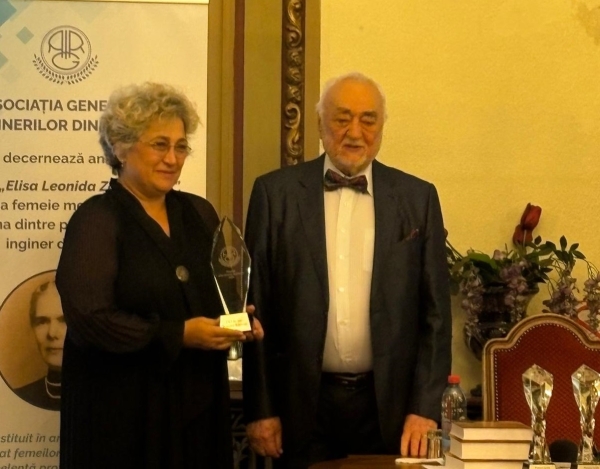 Dr. ing. Roxana Rădvan premiată pentru excelență profesională